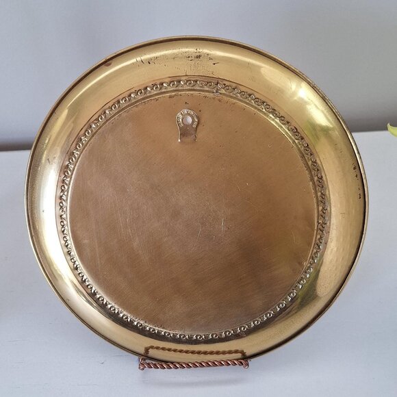 2 Vintage Brass Round Picture frames with Boy and Girl Art - Framed Wall Hanging - Picture 5 of 6